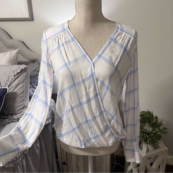 Max Studio Soft Lightweight Surplice Plaid Top Longer Back Fit Size XS - Picture 2 of 11